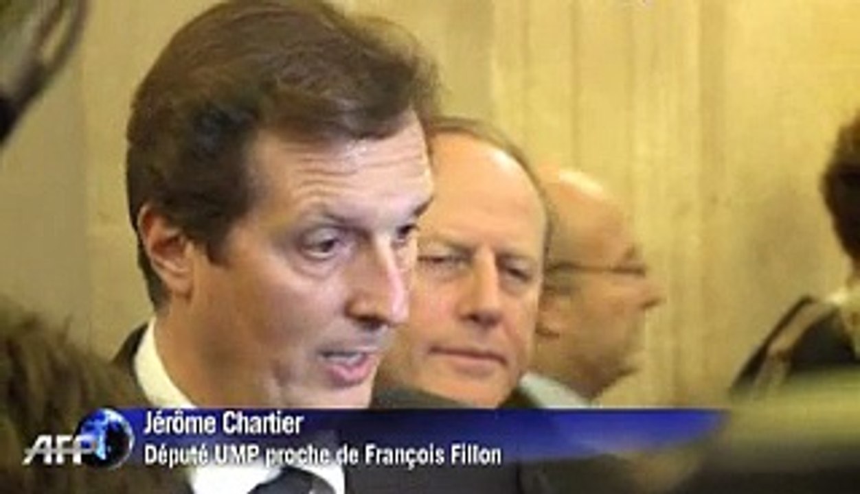 UMP: Sarkozy initie une fragile de sortie de crise