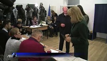 Roumanie: large victoire de la coalition au pouvoir aux législatives