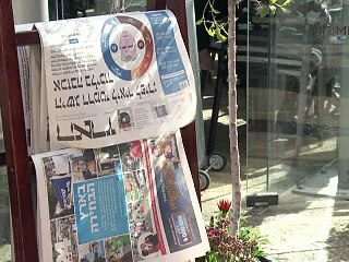 Netanyahu, forcé à des gestes, tend la main aux centristes