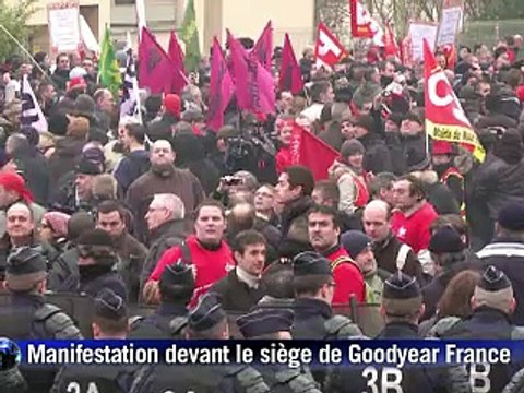 Plans sociaux: Goodyear présente son projet, PSA conclut ses négociations