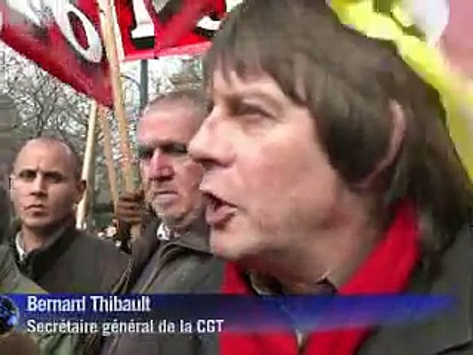 Plusieurs dizaines de milliers de manifestants battent le pavé contre l'accord sur l'emploi