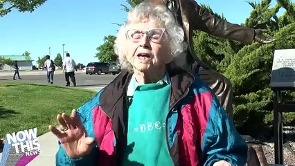 A 102 ans, elle saute en parachute pour son anniversaire !