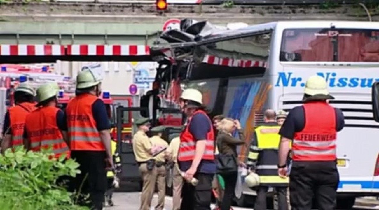 Le bus était trop haut pour passer sous le pont