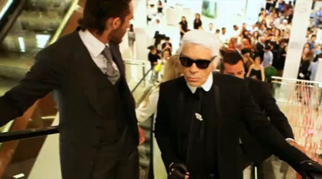 Karl Lagerfeld sans lunettes