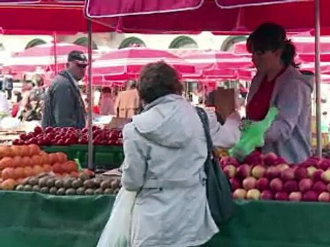 L'UE applaudit l'entrée de la Croatie, ouvre la porte à la Serbie