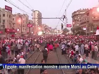 Egypte: l'opposition donne 24 heures à Morsi pour partir