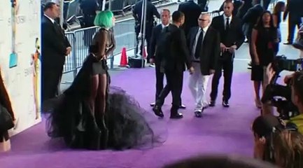 Lady Gaga pose complètement nue!