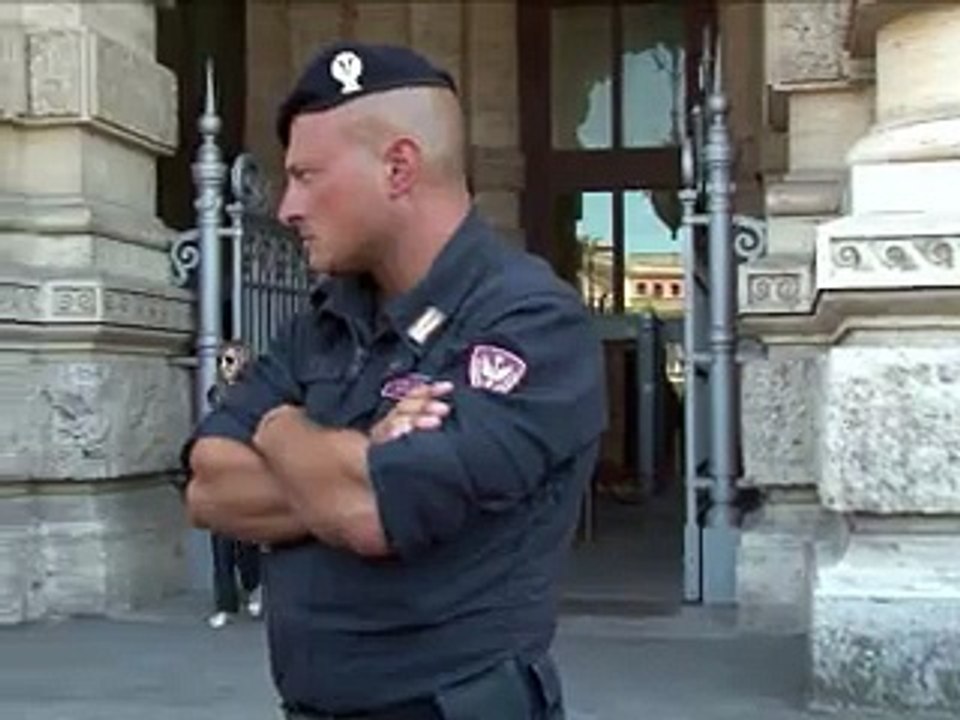 Italie: la parole à la défense de Berlusconi dans le procès Mediaset