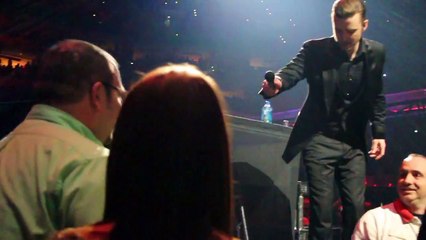 Justin Timberlake interrompt son concert pour marier deux fans