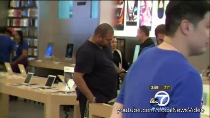 Il paye des SDF pour acheter l'iPhone 5S à sa place