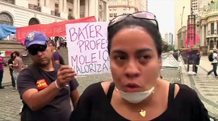 Les instits très en colère au Brésil