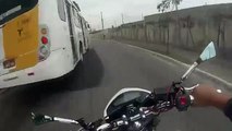 Un voleur de moto se fait tirer dessus à bout-portant