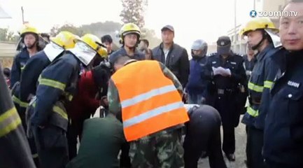 Chine : sauvé d'un égout de 6 mètres de profondeur!