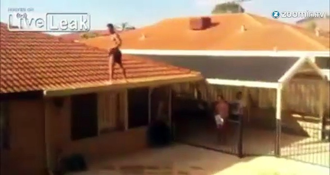 Un saut arrière très, très périlleux