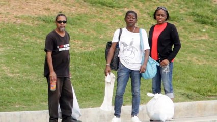 Un magicien marche sur l'eau