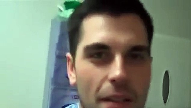 Comment enlever une bague coincée sur son doigt