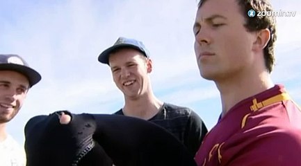 Il échappe de justesse aux dents de la mer