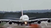 Airbus A380 Crosswind Landing at Düsseldorf!