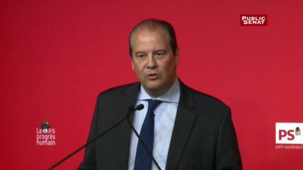 Cambadélis sur Macron : le PS « ne polémique pas avec un ministre d'ouverture »