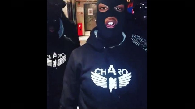 Niska cagoulé à Skyrock pour le Planète Rap de Charo Life !