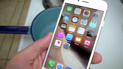 Mira lo que pasa cuando sumerges un iPhone 6S en agua hirviendo