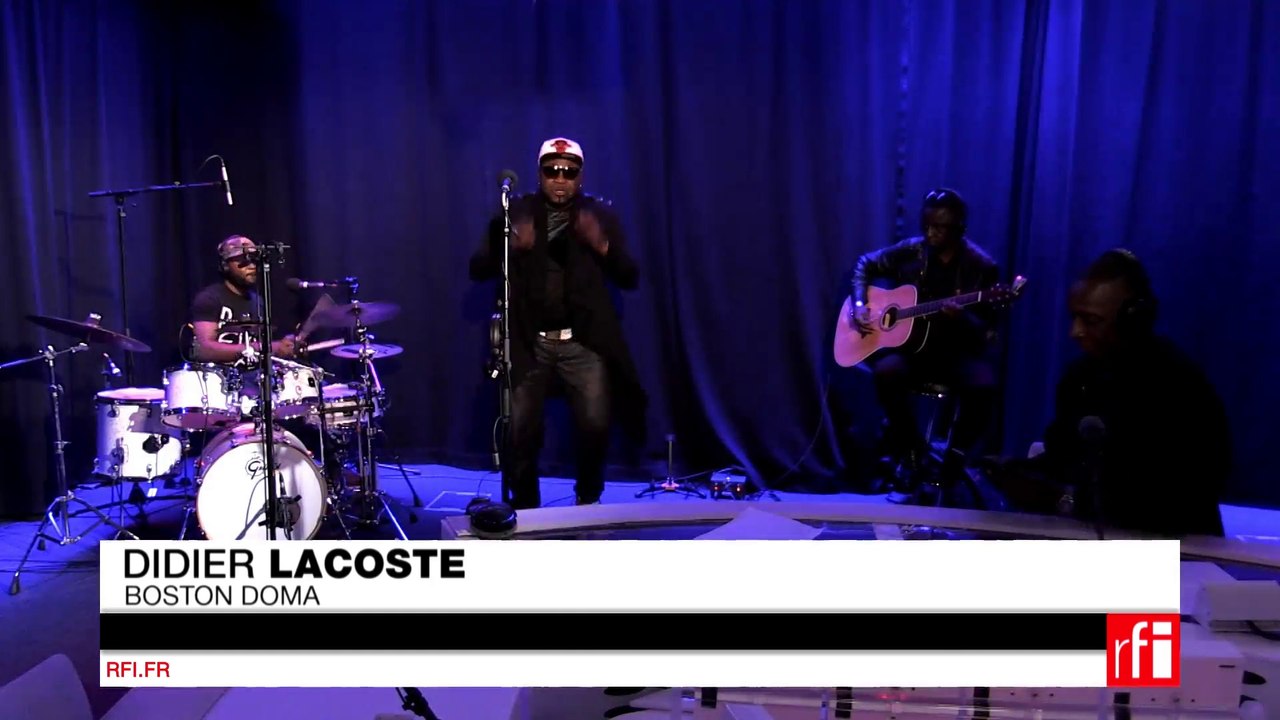 Didier Lacoste chante "Boston Doma" dans Couleurs tropicales