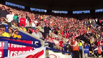 Zap Foot du 29 septembre : Un arbitre sort une arme, sosie de Neymar et grand dragueur, il célèbre son but dans l'ambulance.