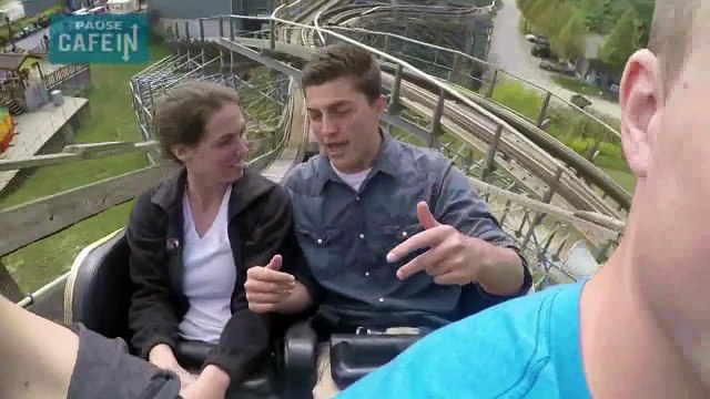 Une demande en mariage dans des montagnes russes !