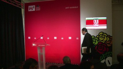 Régionales: Cambadélis présente le référendum du PS