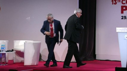 Juncker aux syndicats: "il faut relancer le dialogue social"