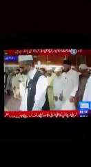 Daikhein Siraj Ul Haq aur us k perokar ks tarah ghalat Namaz parh ry hyn