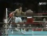هكذا تفادى الملاكم الشهير محمد علي كلاي 21 لكمة في 10 ثواني.. ! أسطورة