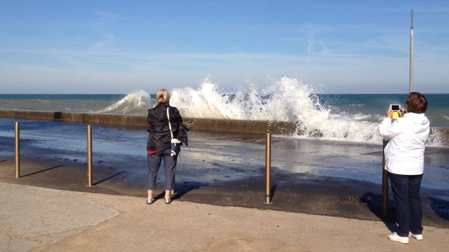 Grande marée à Asnelles