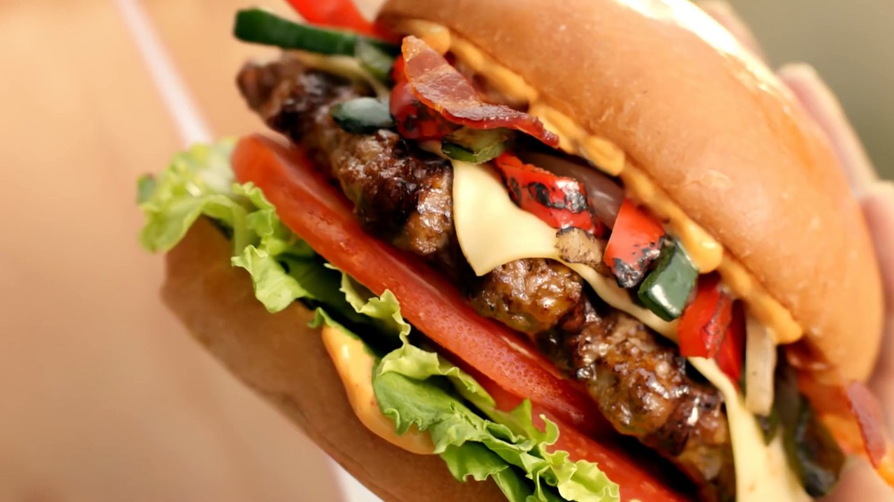 Carl’s Jr veut régler les conflits frontaliers avec un burger