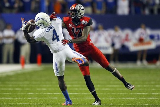 CRAZY FOOTBALL FIGHT (American High School)