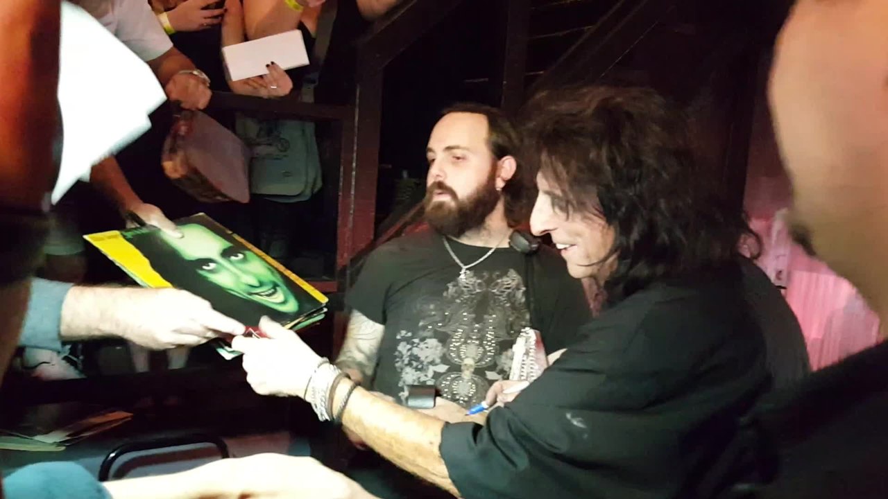 Alice Cooper signs autographs while leaving The Roxy in West Hollywood