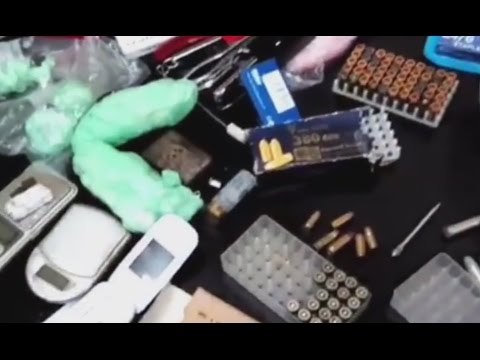 Bari - Droga e munizioni da guerra in un box: arrestato 30enne (29.09.15)