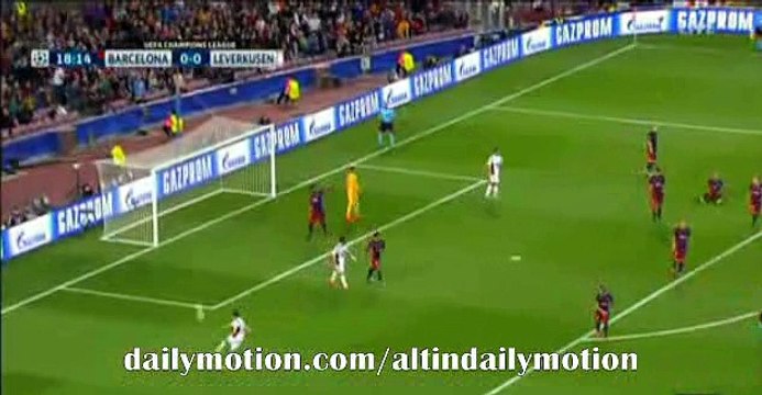 Gerard Pique Fantastic Defence - FC Barcelona vs Bayer Leverkusen - Champions League - 29.09.2015