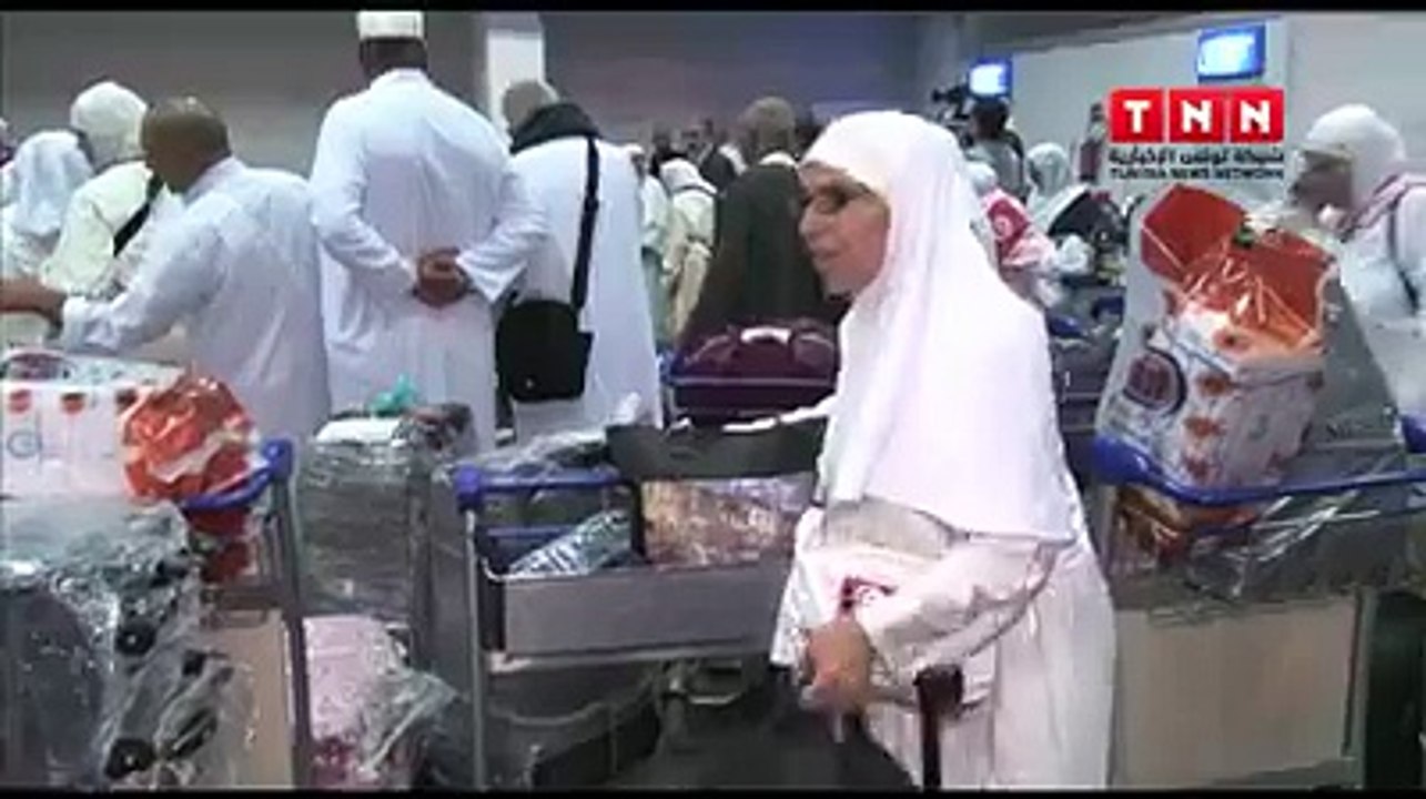 شوفو هالحاج مسكين اش صار فيه !!! وبعد يقولك ضروف طيبة !!!