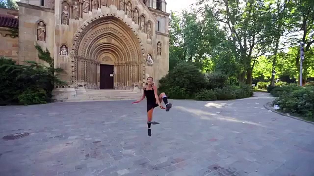 Cette fille fait une démonstration de corde à sauter HALLUCINANTE !