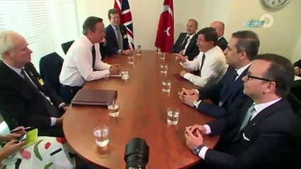 Davutoğlu mevkidaşı Cameron ile görüştü