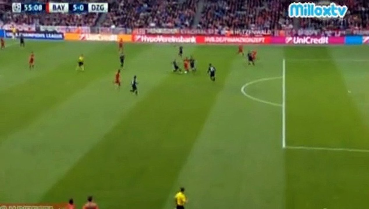 3rd Goal Robert Lewandowski 5-0 - Fc Bayern Munich vs Gnk Dinamo Zagreb - 29/09/2015
