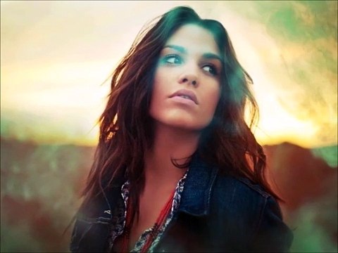 Ne feryad edersin divane bülbül.