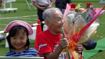 اسرع ياباني معّمر يتحدى بطل العالم في سباق 100 متر