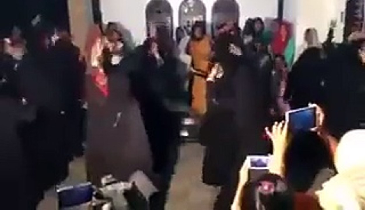 Watch What These Girls Doing While Wearing Burqa