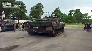 Fun with Leopard 2 MBT !