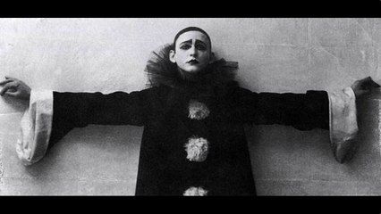 Песня на слова Александра Вертинского...