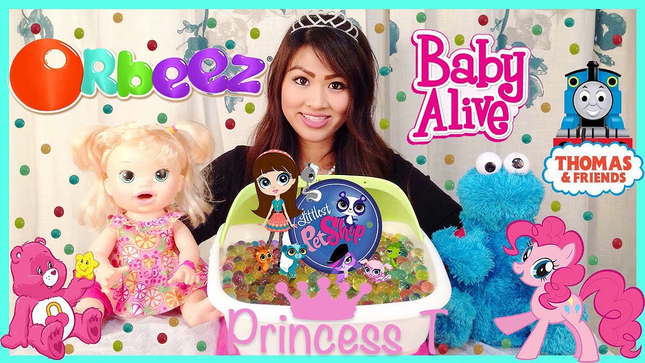 Play Doh Shopkins Challenge! Baby Alive Sara Eats the Loser!