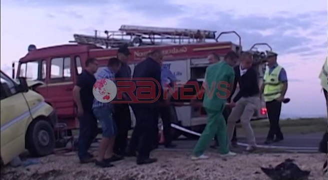 Kamionçina përplas furgonin në aksin Lushnje-Berat, 6 të plagosur- Ora News- Lajmi i fundit-
