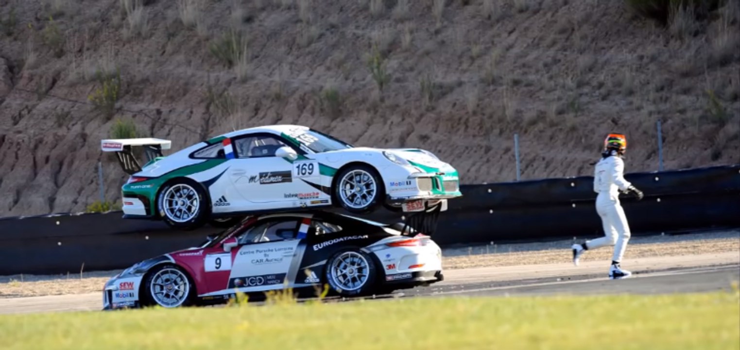 GT Tour Navarra 2015 big crash between Jules Gounon & Joffrey De Narda slowmotion